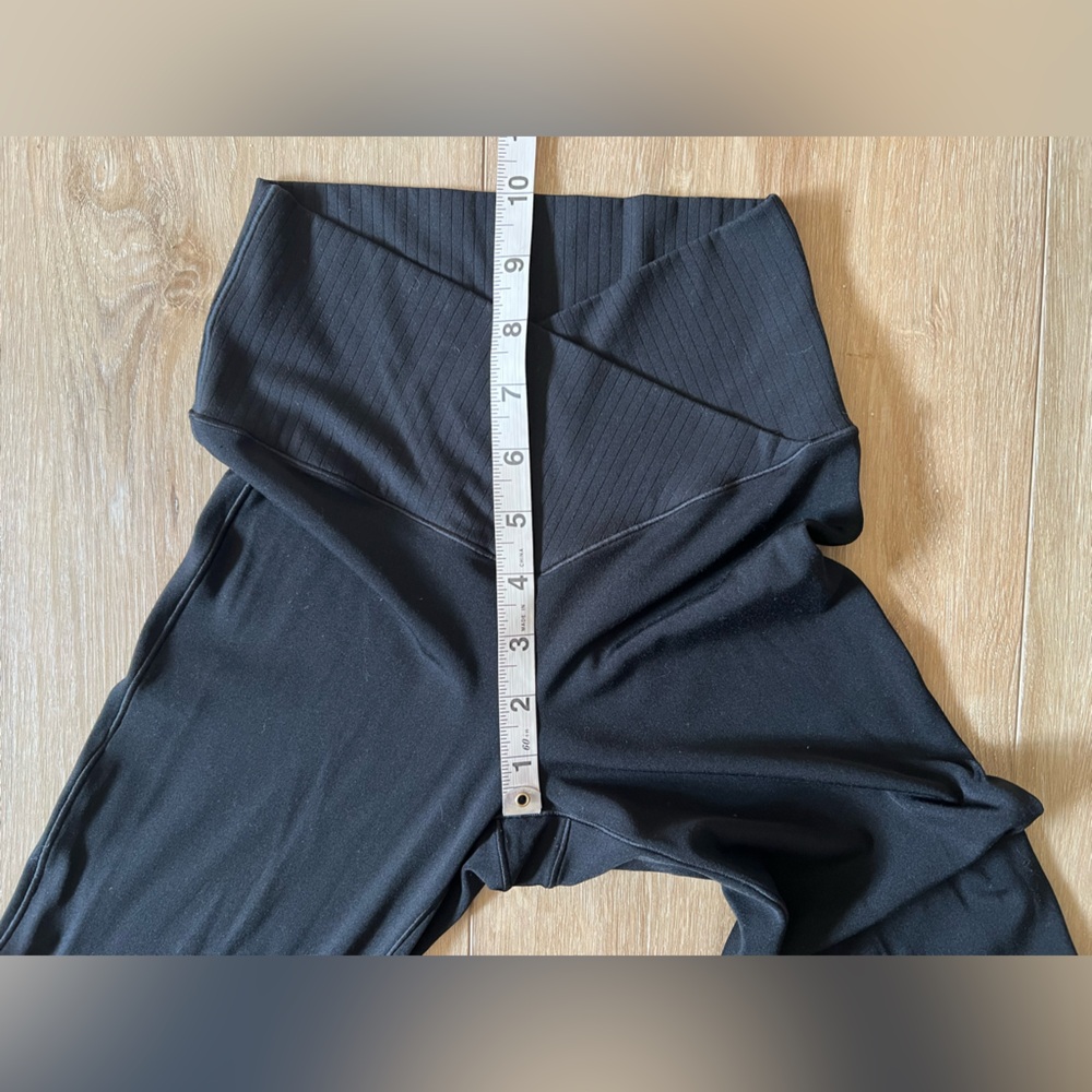 OFFLINE By Aerie Real Me High Waisted Crossover Rib Super Flare Legging EUC - Picture 9 of 11